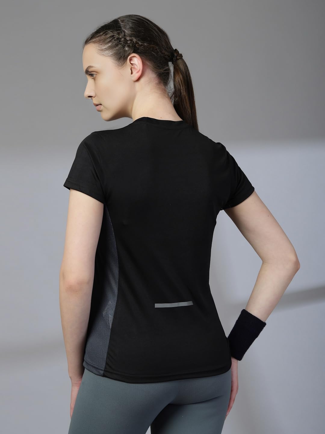 CHKOKKO Women’s Quick-Dry Gym T-Shirt – Half-Sleeve, Crew Neck with Breathable Side Mesh (Black)