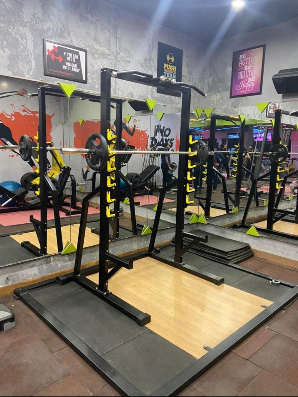 Body Maxx Heavy-Duty Squat Rack – Steel Frame, Safety Spotters & Integrated Pull-up Bar